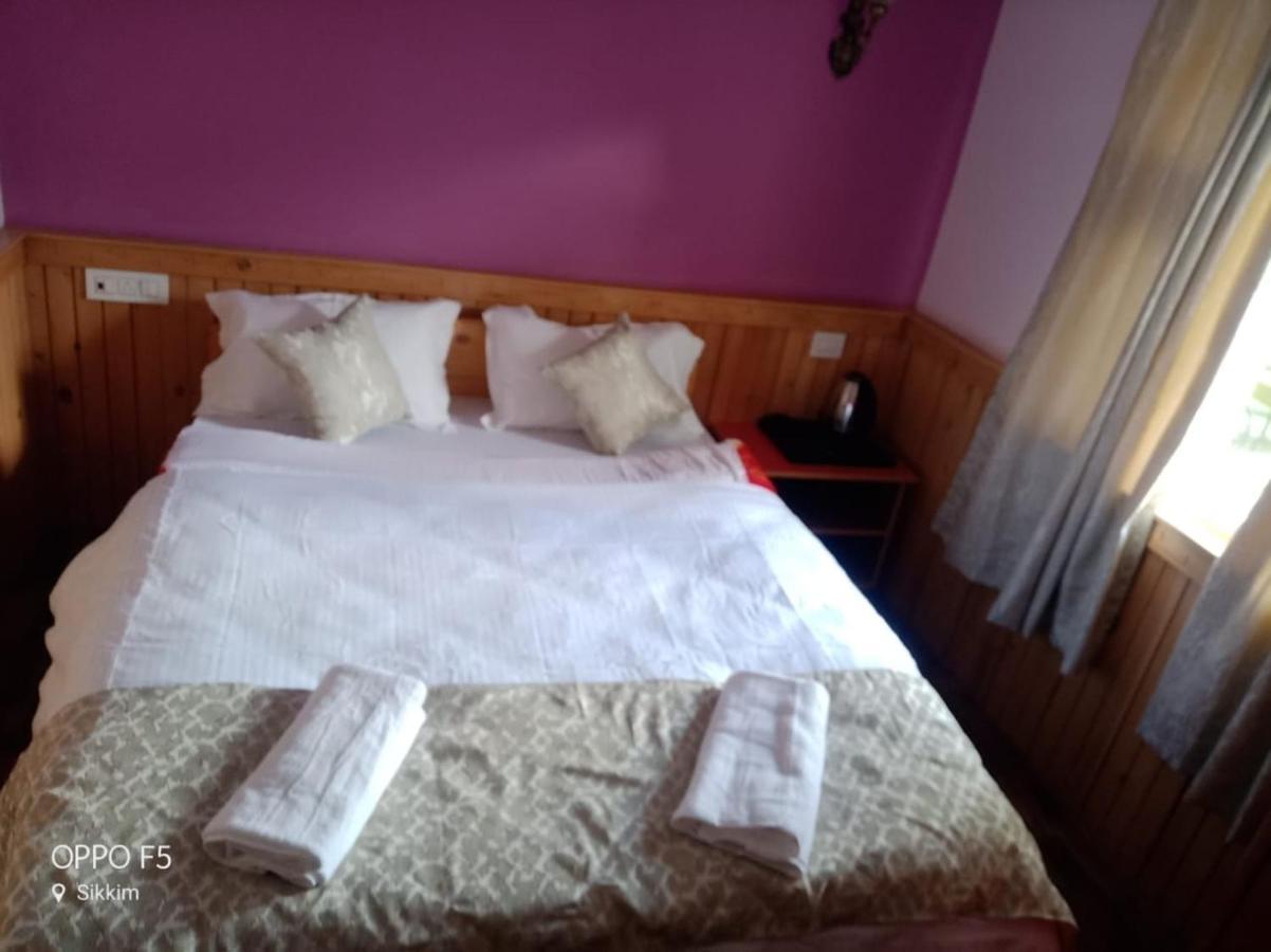 Hotel Rufina Lachung De'Crown Zewnętrze zdjęcie